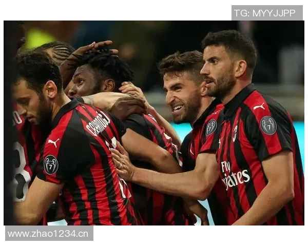 意甲球队AC米兰签下前锋，引发球迷热议和期待